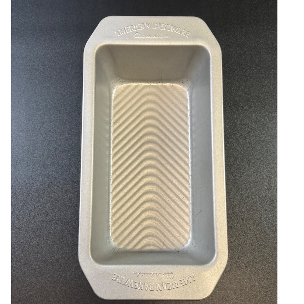 American Bakeware Classics Aluminum Loaf Pan Chevron Textured Bread Pan 10x5 J4